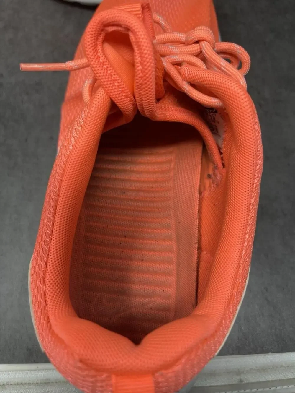 Nike Roshe One Sneakers Womens Size 11 Vibrant Orange Crimson 511882-811 - Picture 10 of 11